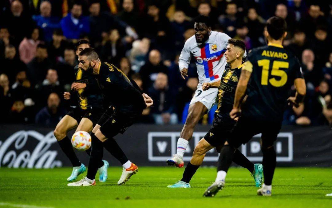 冲刺阶段体能课后，纽约尼克斯门线救险备战国王杯，目标明确，更衣室氛围转暖的简单介绍-jiuyou